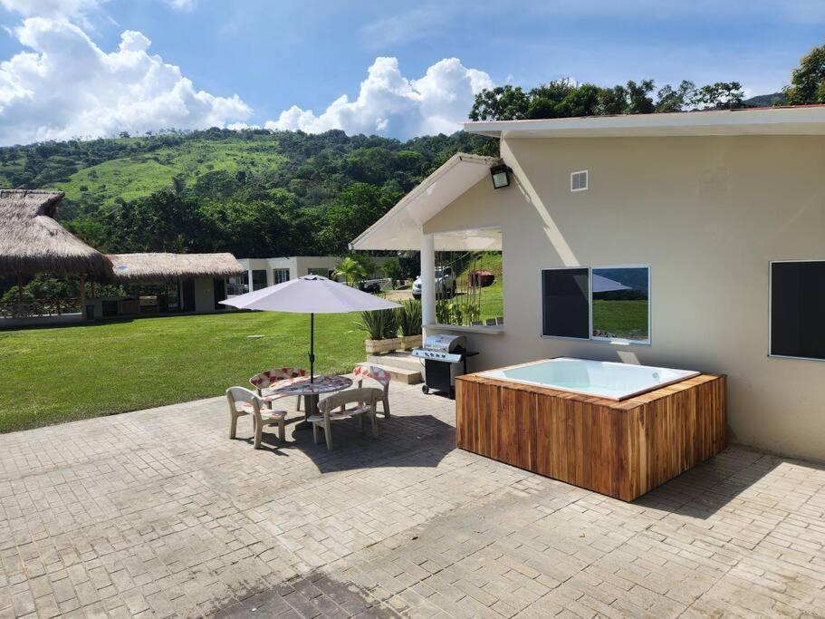 Villeta Casa De Campo Caracoli Spa Exterior photo